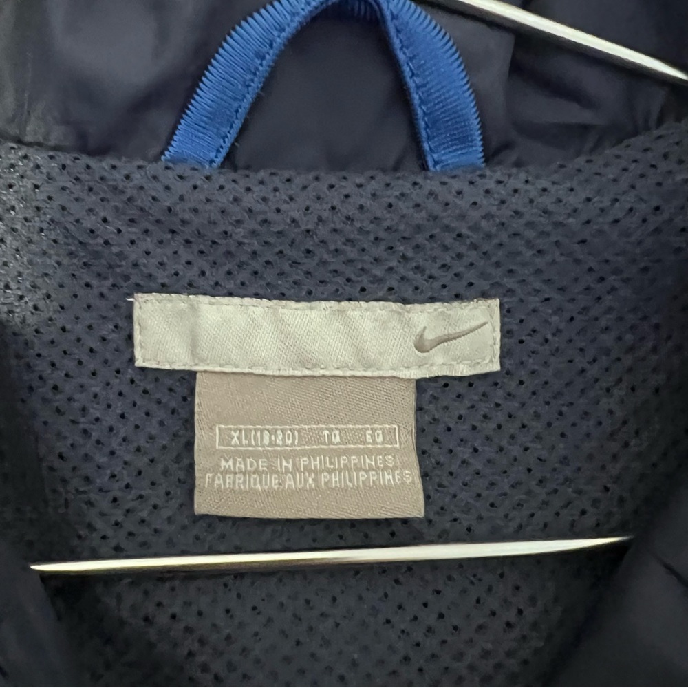 Nike Windbreaker Full Zip Up Jacket - Picture 4 of 11